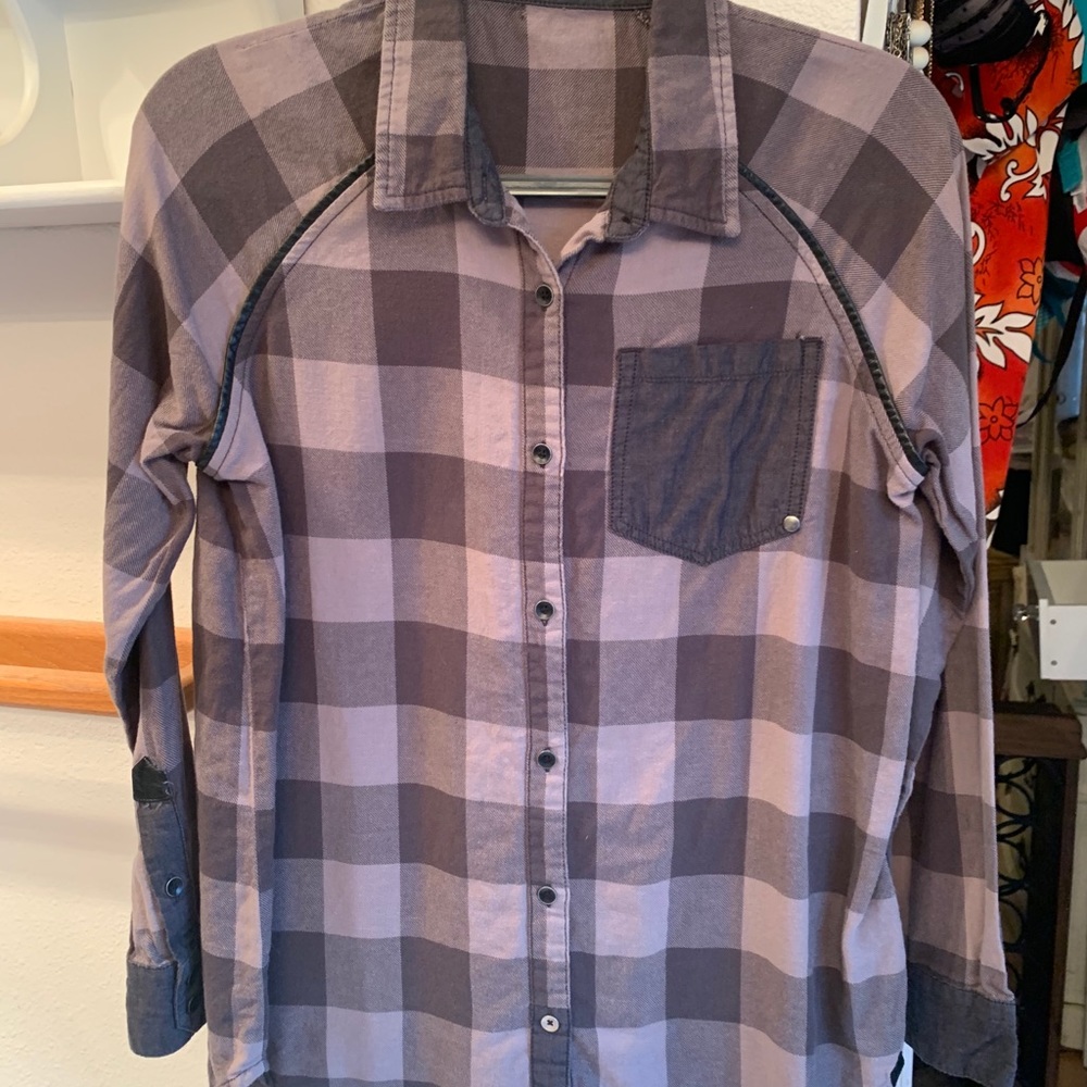 Men’s Rusty long sleeve button down shirt medium